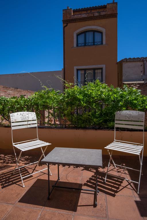 Apartaments Suites Sant Jordi Montbrió del Camp Екстериор снимка