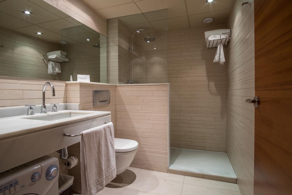 Apartaments Suites Sant Jordi Montbrió del Camp Екстериор снимка