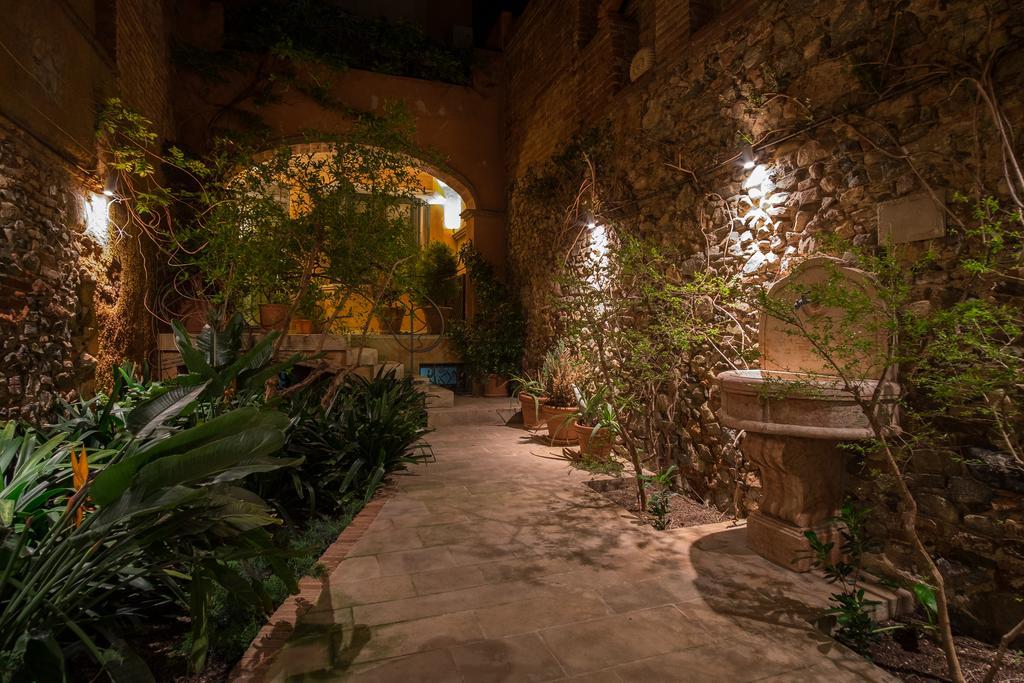 Apartaments Suites Sant Jordi Montbrió del Camp Екстериор снимка