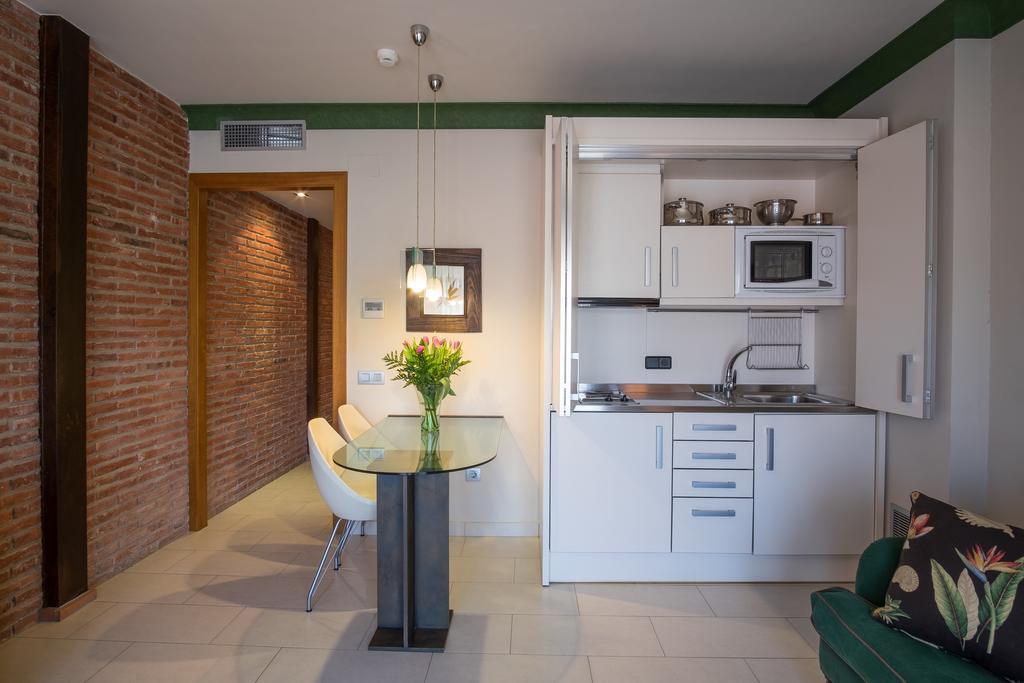 Apartaments Suites Sant Jordi Montbrió del Camp Екстериор снимка