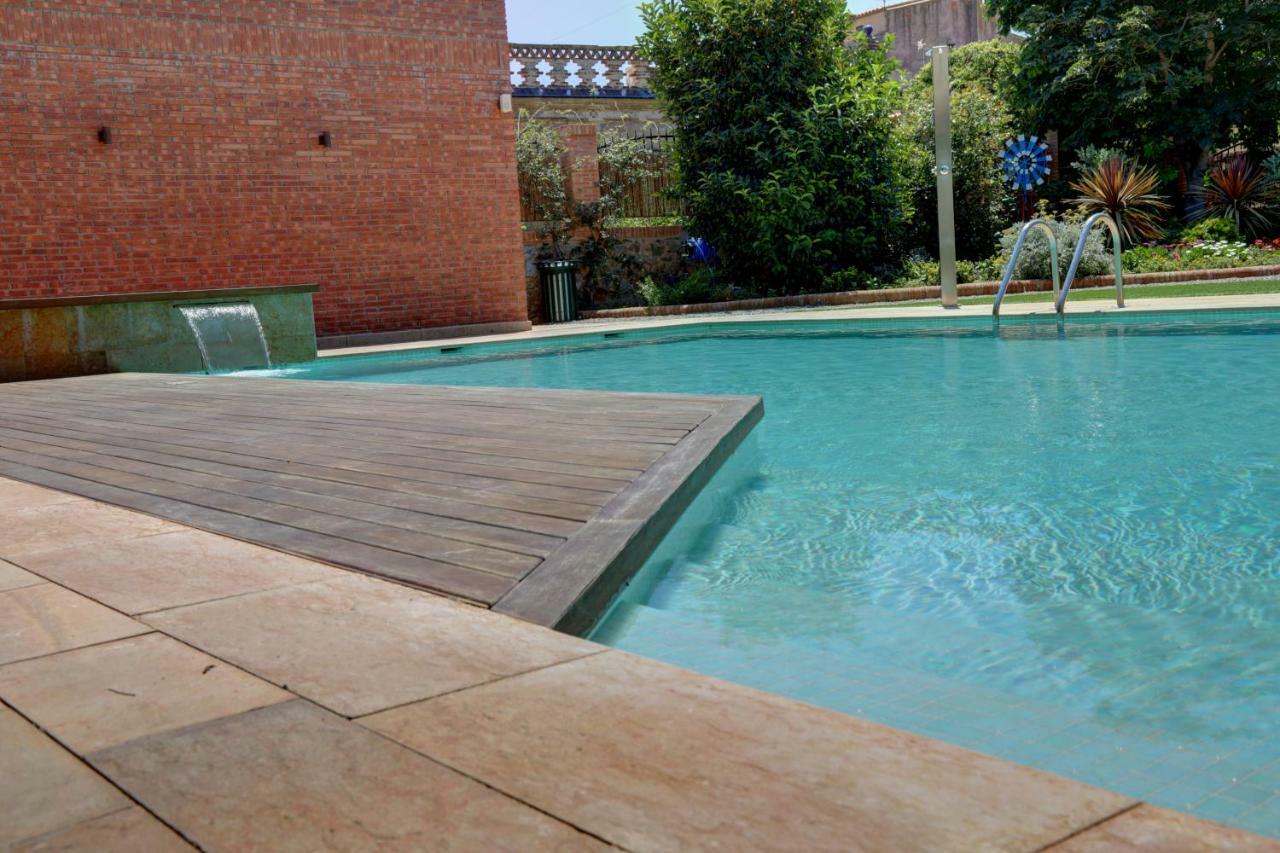 Apartaments Suites Sant Jordi Montbrió del Camp Екстериор снимка